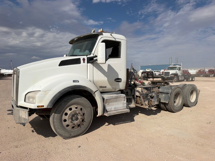 2019-kenworth-t880-image-1