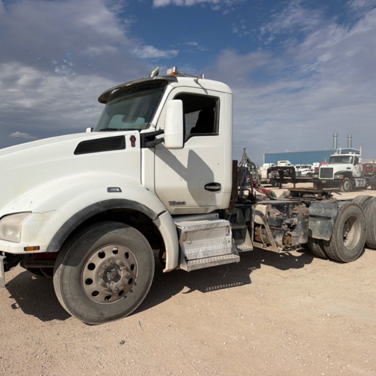 2019 KENWORTH T880