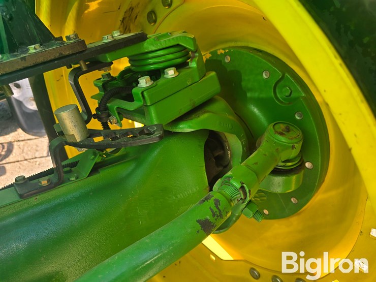 2012-john-deere-7215r-image-11