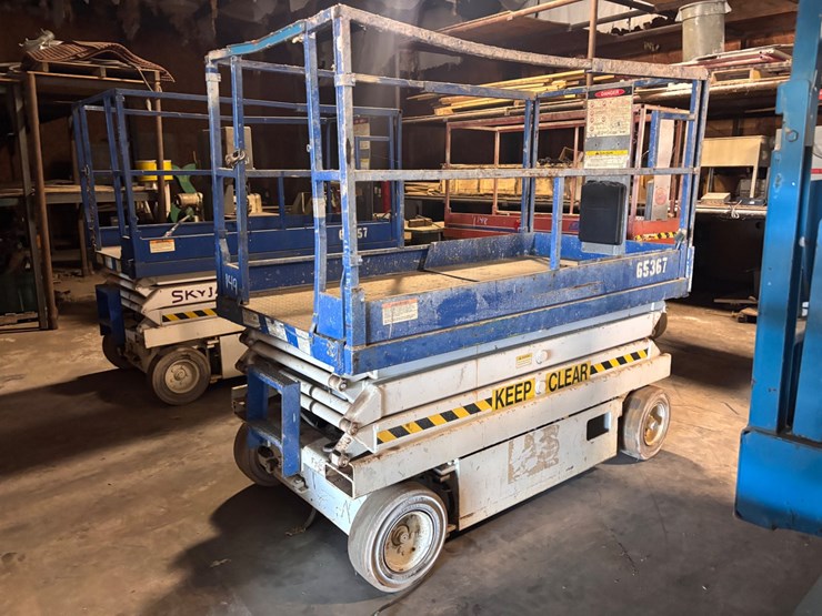 #149-•-skyjack-4620-20-ft-electric-scissor-lift-image-2