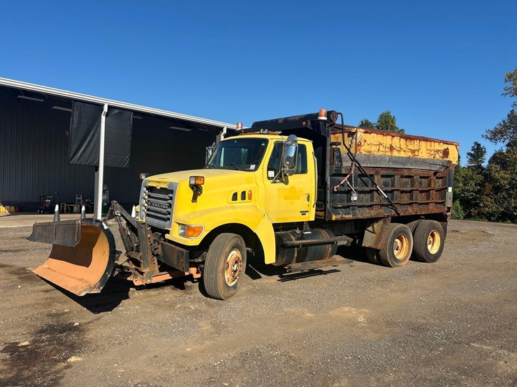 2004-sterling-l9500-image-1