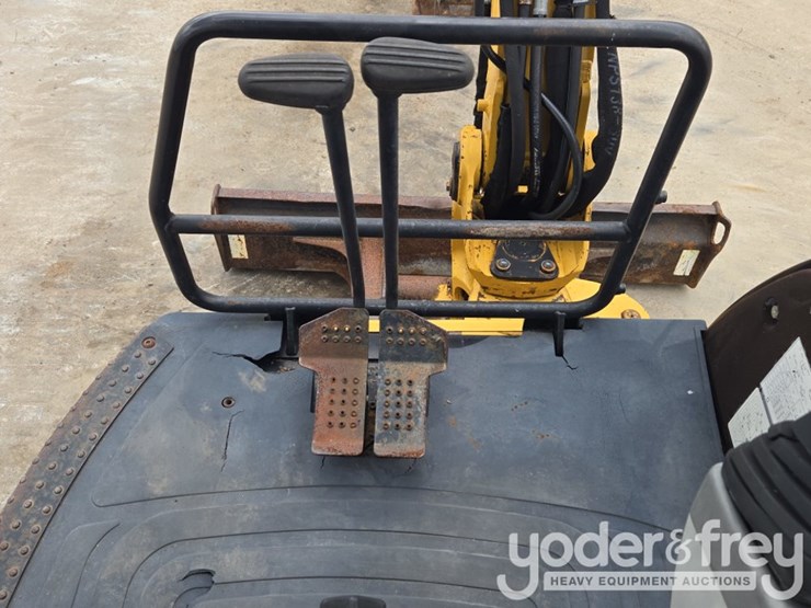 2010-caterpillar-303c-cr-image-53