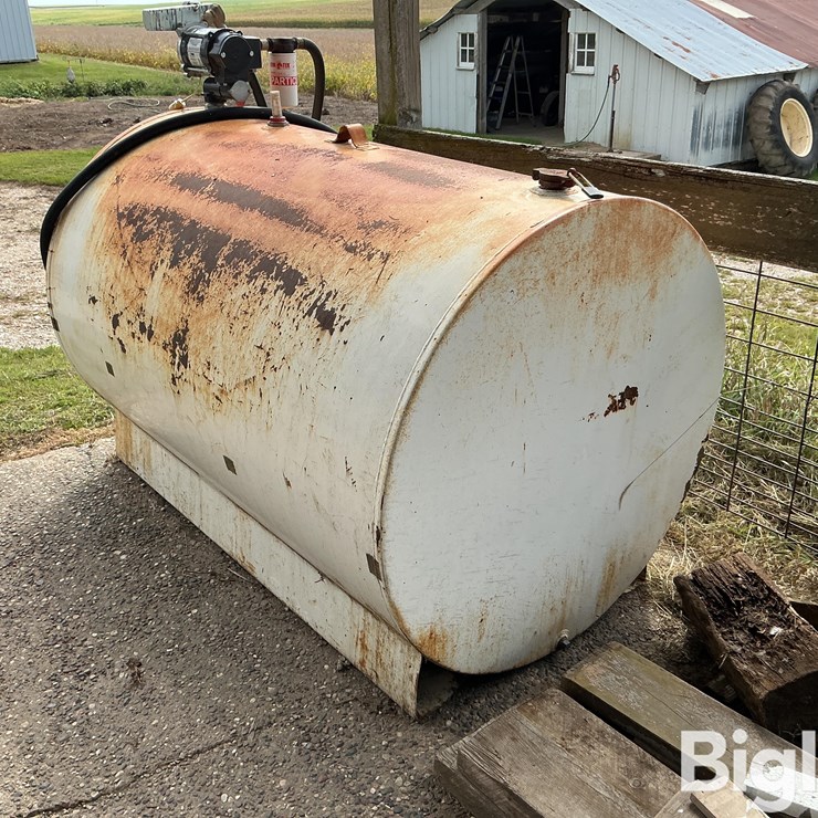 Great Plains 550 Gal Tank & Pump