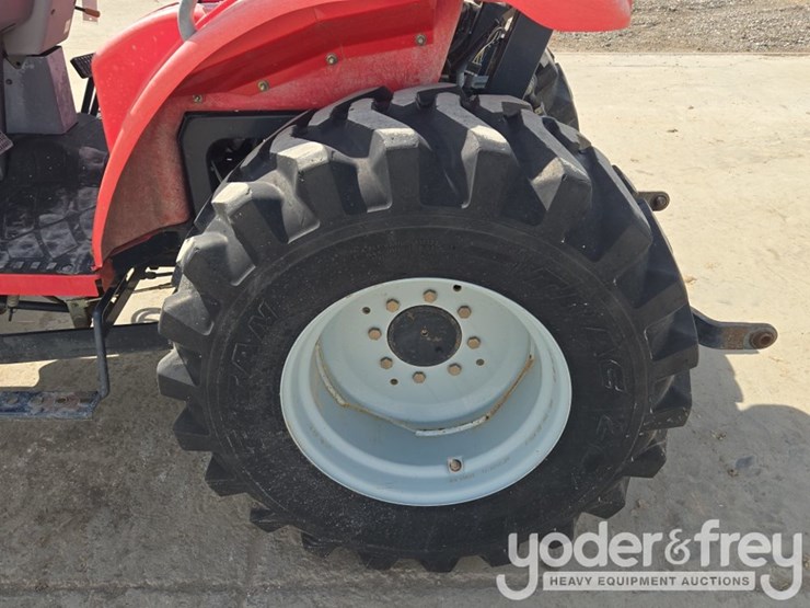 2010-massey-ferguson-1529-image-10