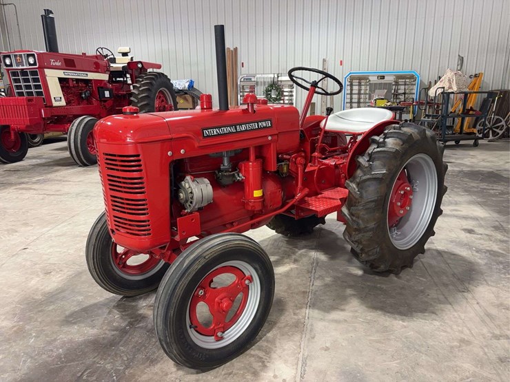 international-harvester-shop-mule-image-1