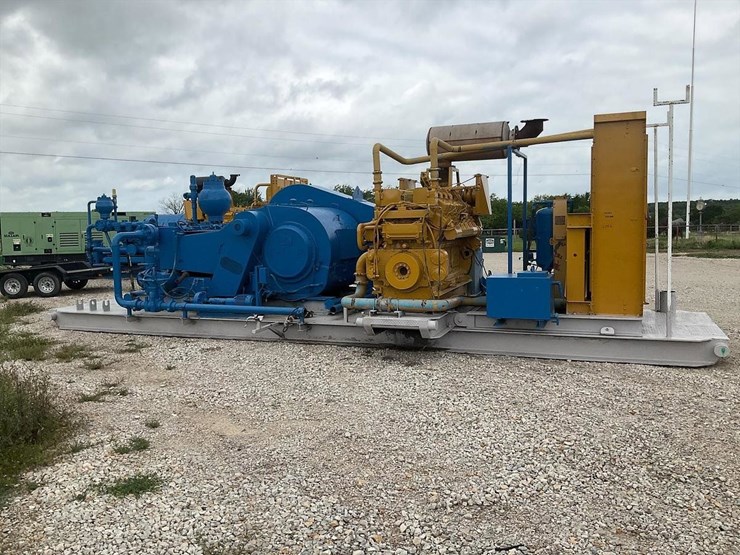 caterpillar-d379-image-3