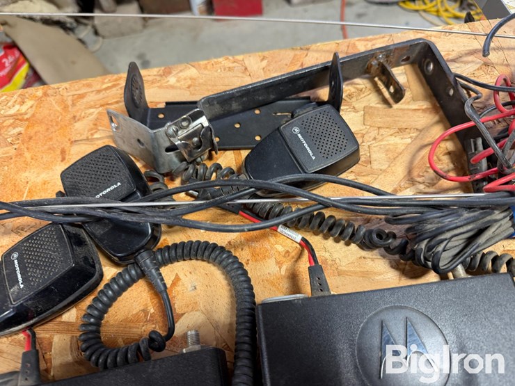 motorola-vhf-hiband-radios-image-16