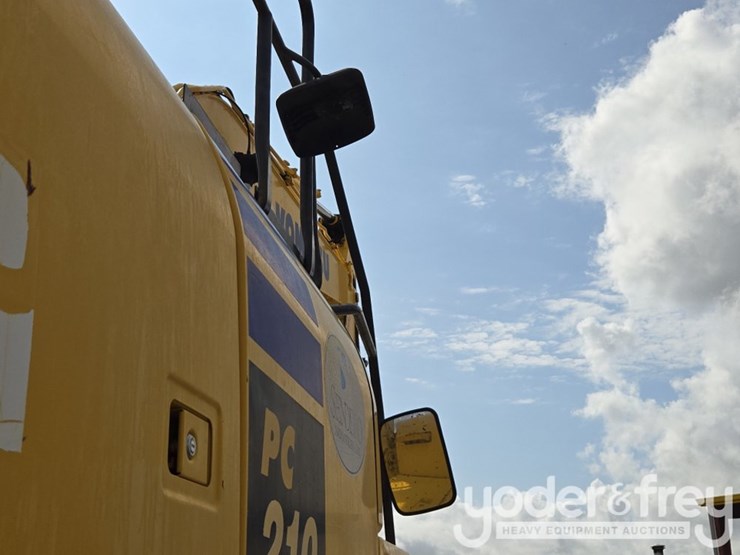 2015-komatsu-pc210-image-63