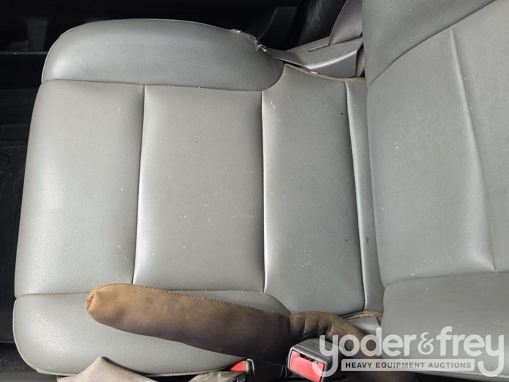 2015-chevrolet-silverado-2500-image-43