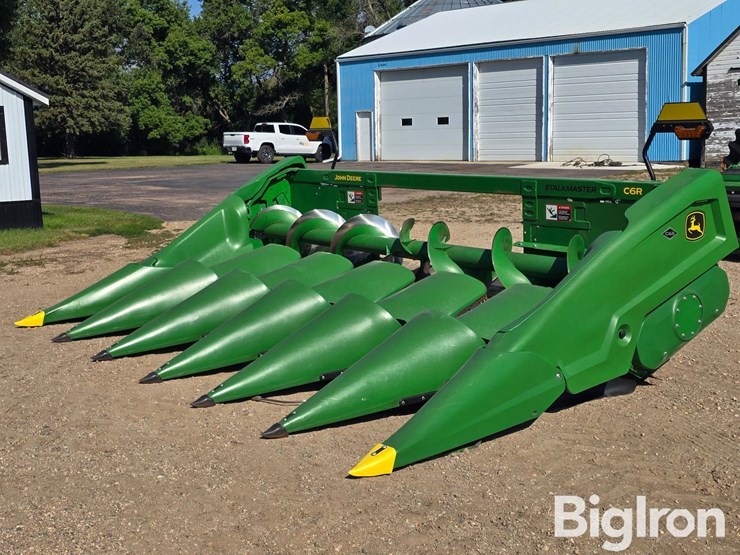 2023-john-deere-c6r-image-1