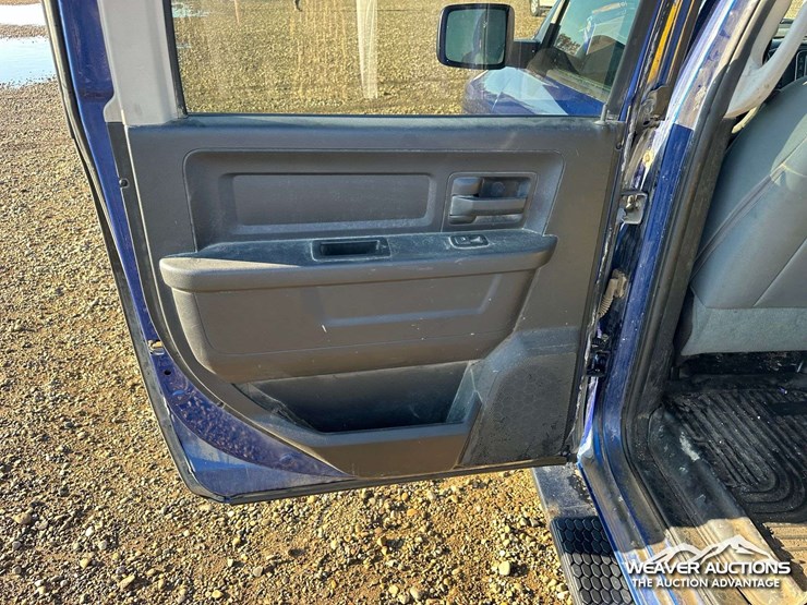 2016-dodge-1500-image-25