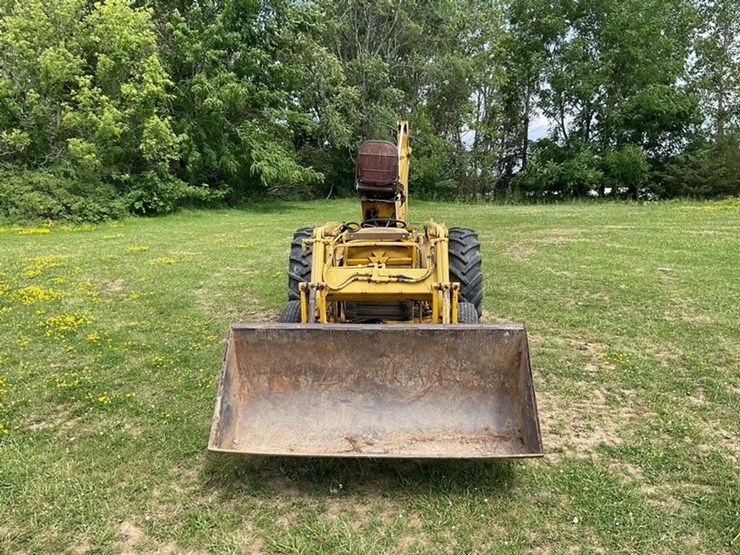 1966-massey-ferguson-2135-image-2