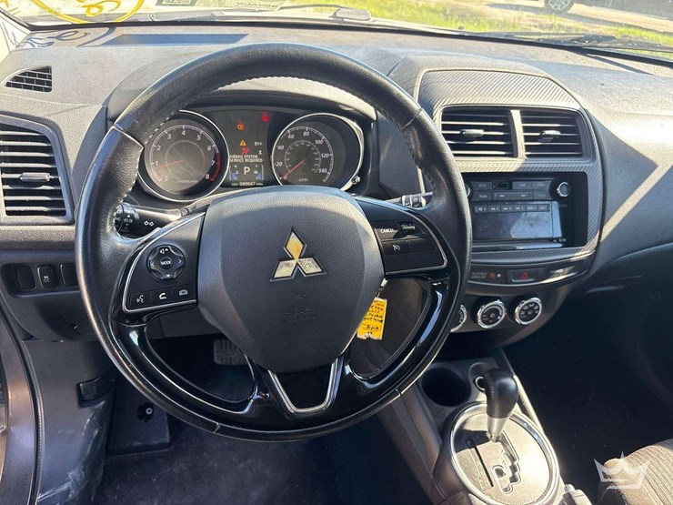 2017-mitsubishi-outlander-image-13