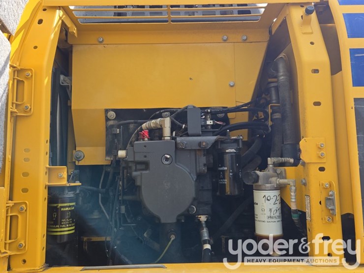 2015-komatsu-pc210-image-37