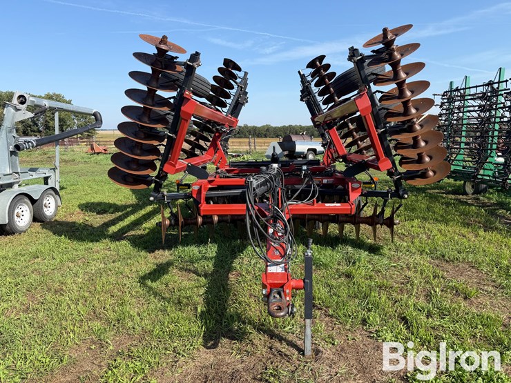 case-ih-370-image-2