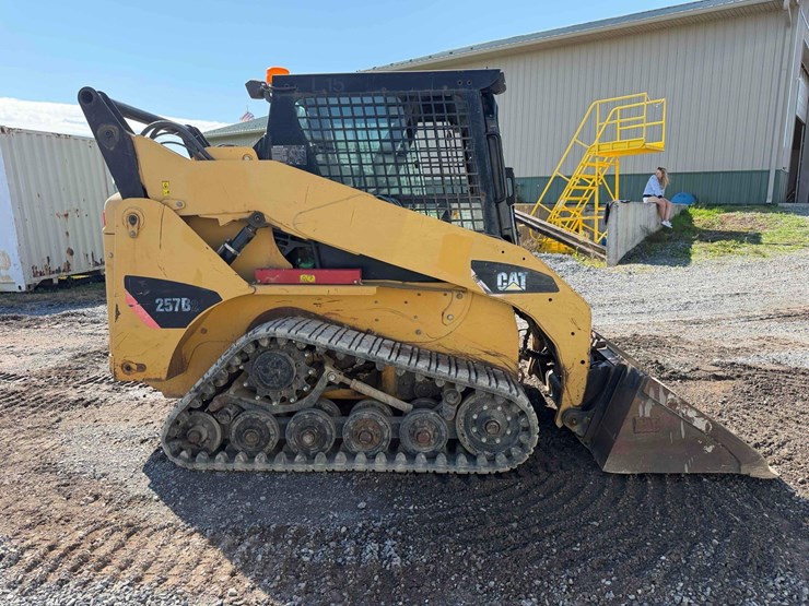 2010-caterpillar-257b2-image-6