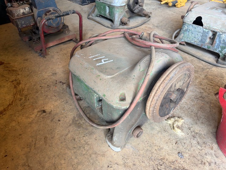 #114-•-ridgid-pipe-threading-power-drive-image-1