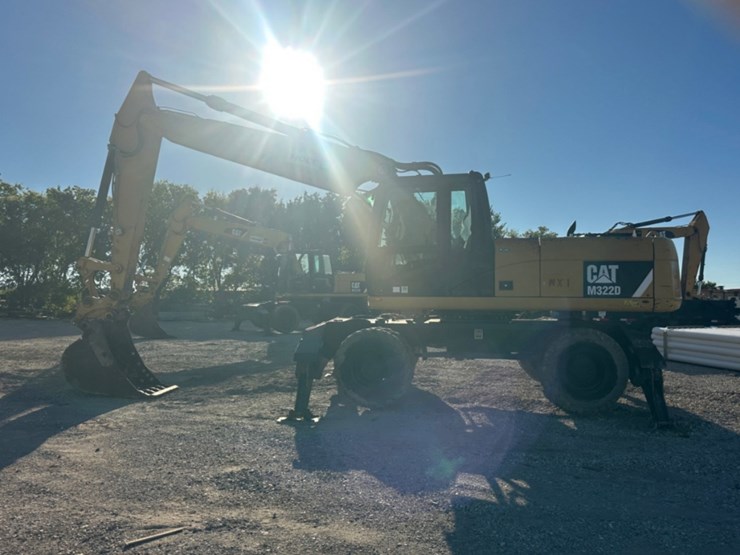 2012-caterpillar-m322d-image-8