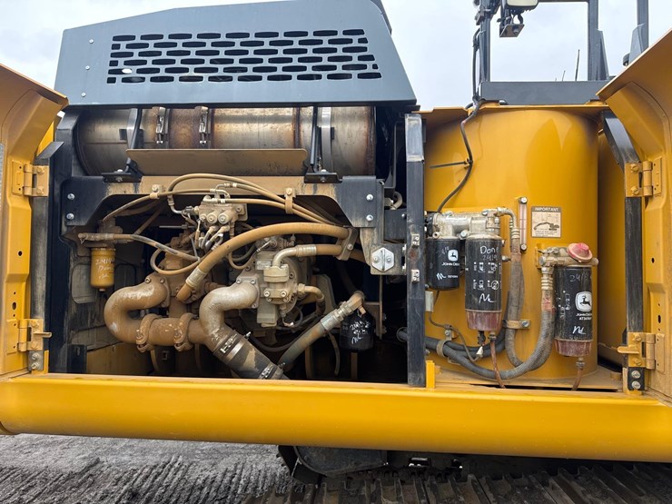 2023-john-deere-350-image-26