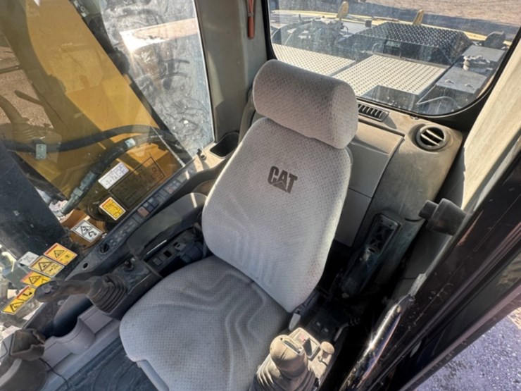 2012-caterpillar-m322d-image-27