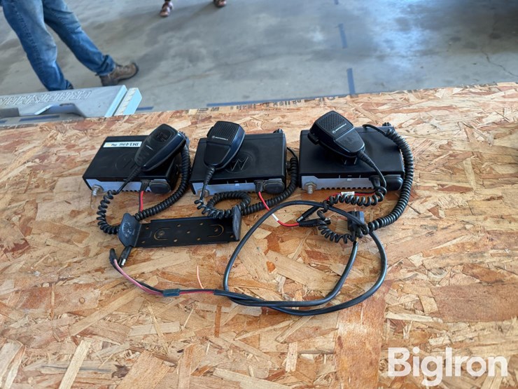 motorola-vhf-hiband-radios-image-5