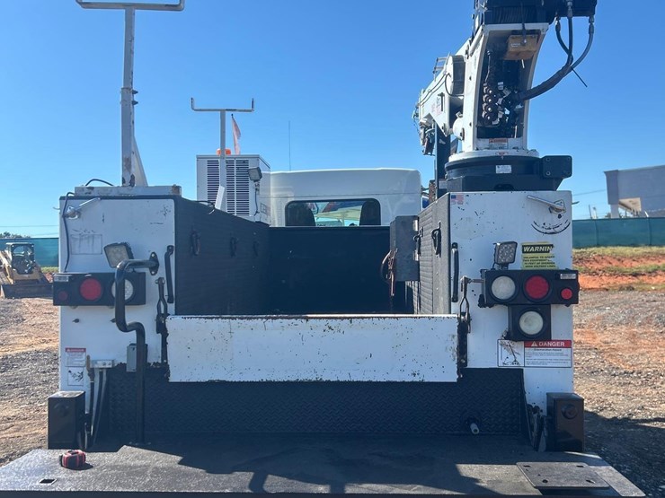 2018-kenworth-t300-image-4