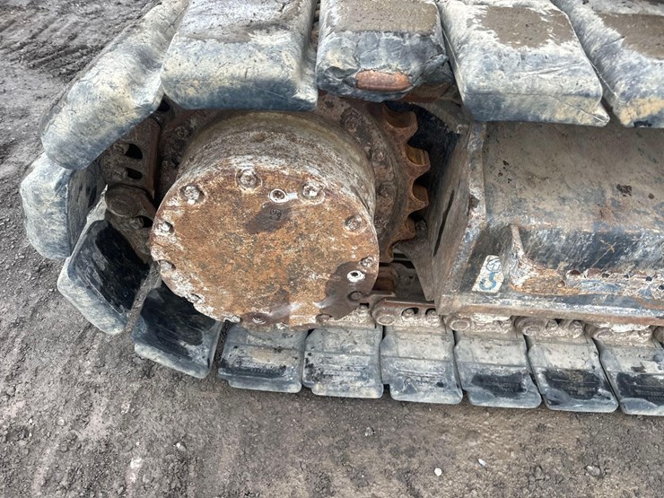 2023-deere-135-p-tier-image-22
