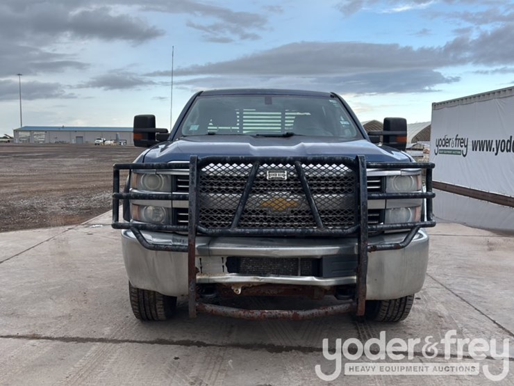 2015-chevrolet-silverado-2500-image-8