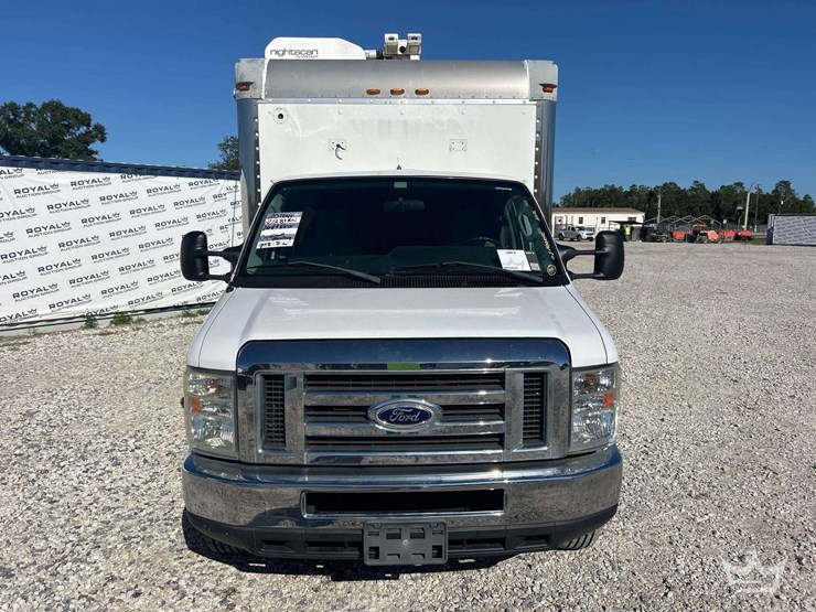 2016-ford-e-450-mobile-command-center-image-25