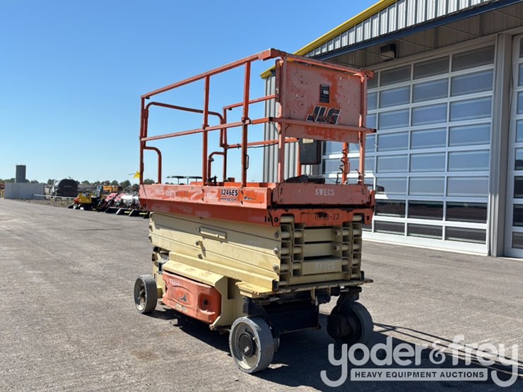 2015-jlg-3246es-image-7