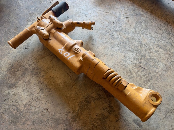 #108-•-pneumatic-pavement-breaker-image-1