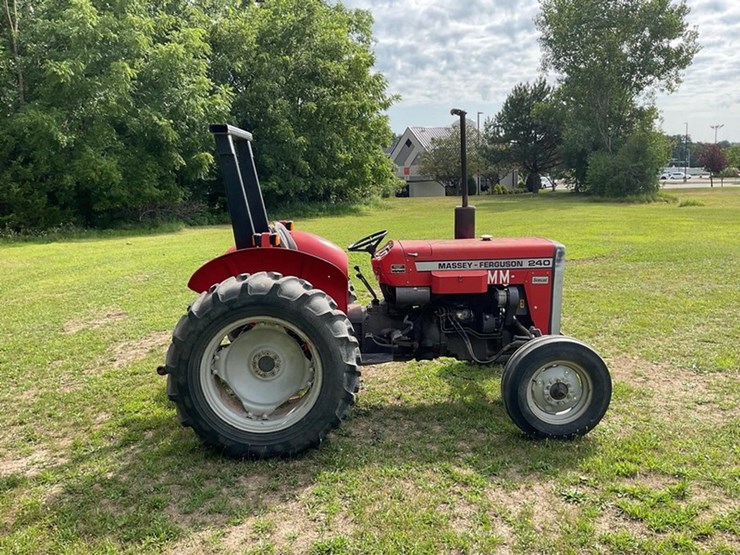 1992-massey-ferguson-240-image-4