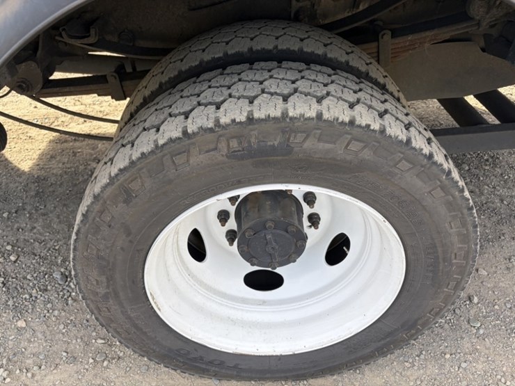 2017-ford-f550-image-17