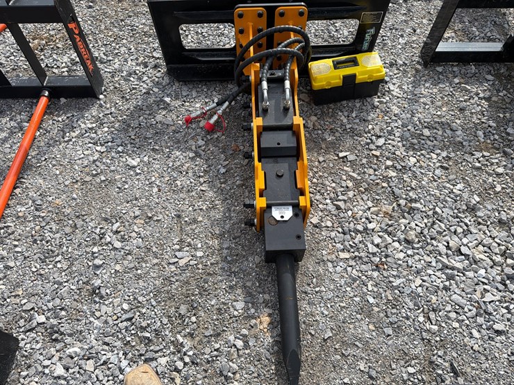 #666-•-future-skid-steer-post-driver-image-1