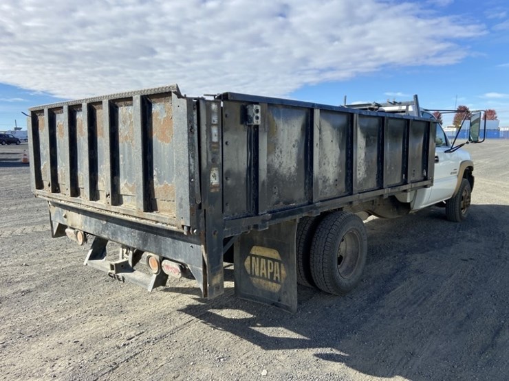 2004-gmc-sierra-3500-image-5