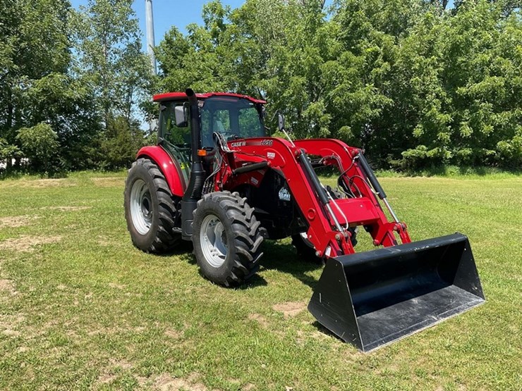 2020-case-ih-farmall-120c-image-3