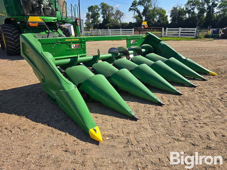 2023-john-deere-c6r-image-3
