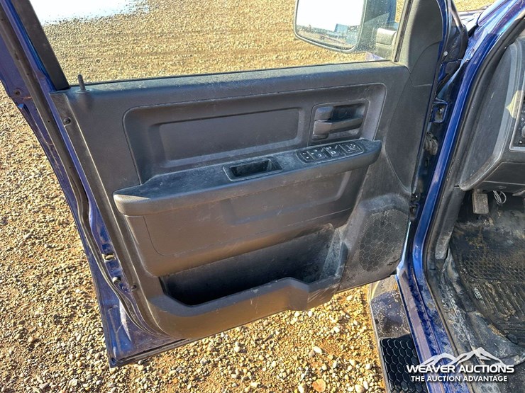 2016-dodge-1500-image-23
