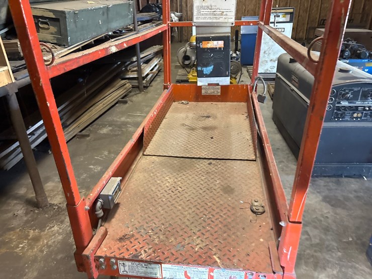 #153-•-skyjack-sj3015-15-ft-electric-scissor-lift-image-6