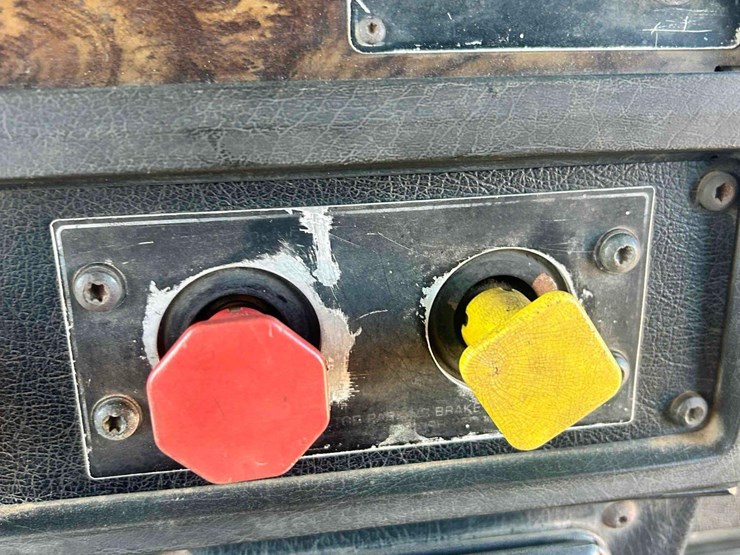 1988-kenworth-t800-image-15