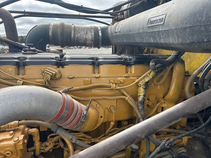 2001-caterpillar-c15-image-44