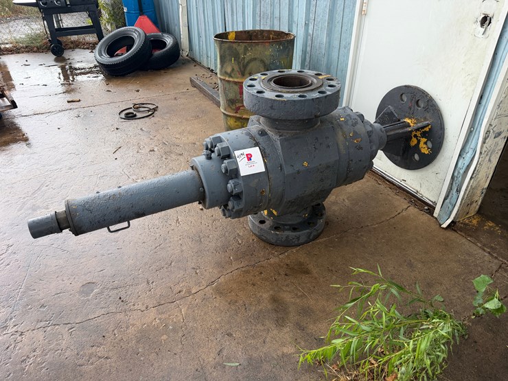 7”-10k-manual-frac-valve-image-1