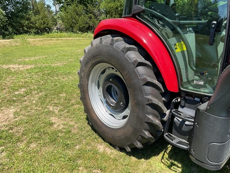 2020-case-ih-farmall-120c-image-11