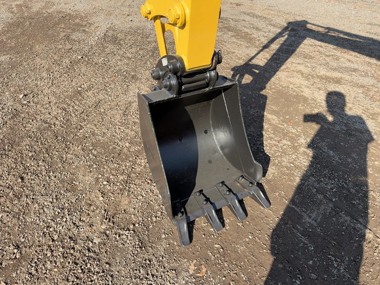 2005-caterpillar-304cr-image-12
