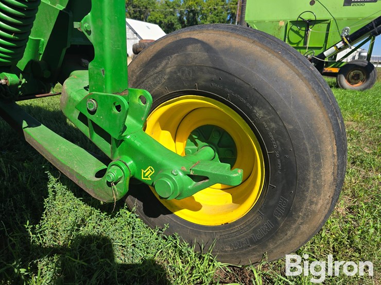 2014-john-deere-946-image-14