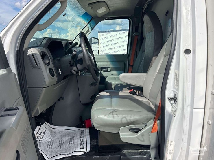 2019-ford-e-350-16ft.-box-truck-image-16