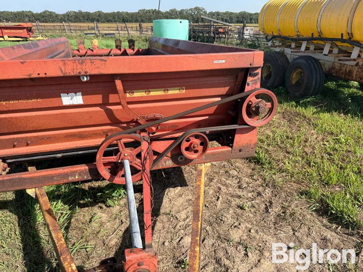 new-holland-790-image-12