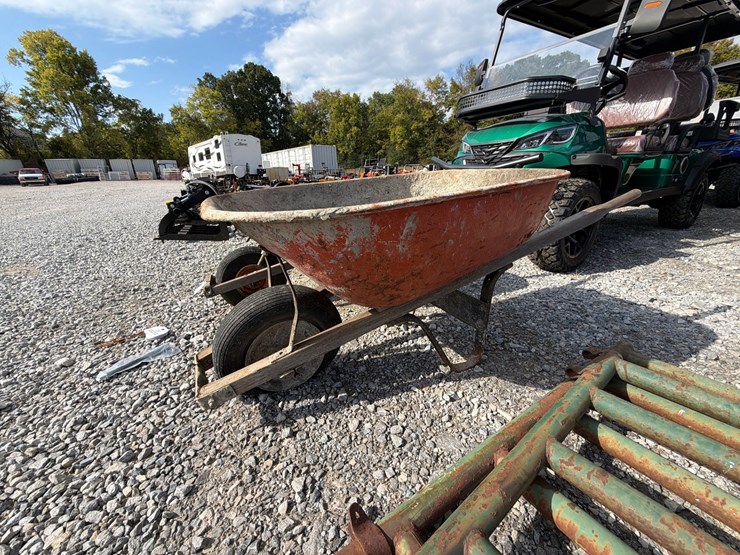 #656-•-wheel-barrow-image-1