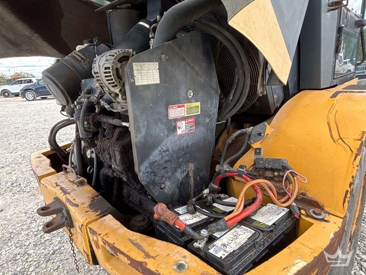 deere-244j-image-8