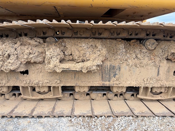 caterpillar-320-image-18